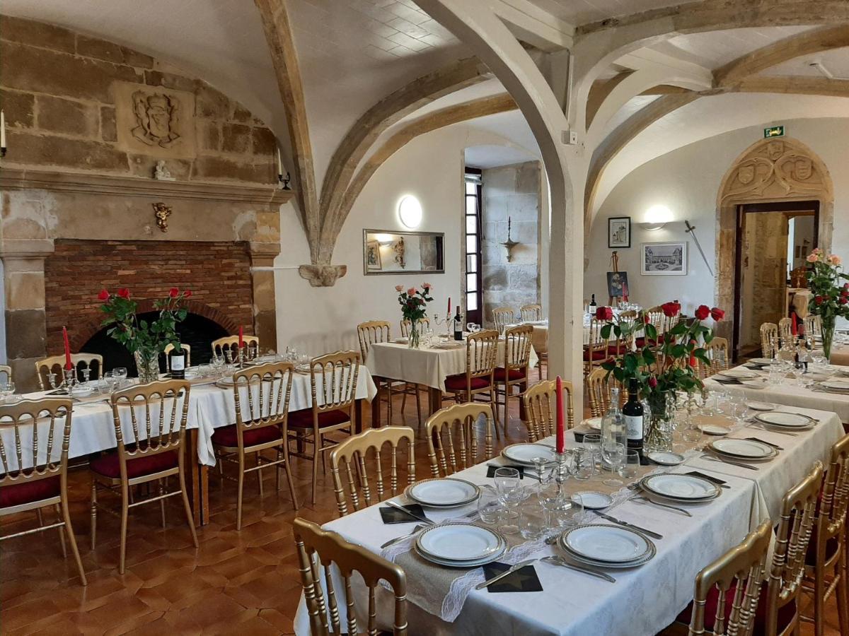 Chateau De Mornay Saint-Pierre-de-l'Isle Екстериор снимка