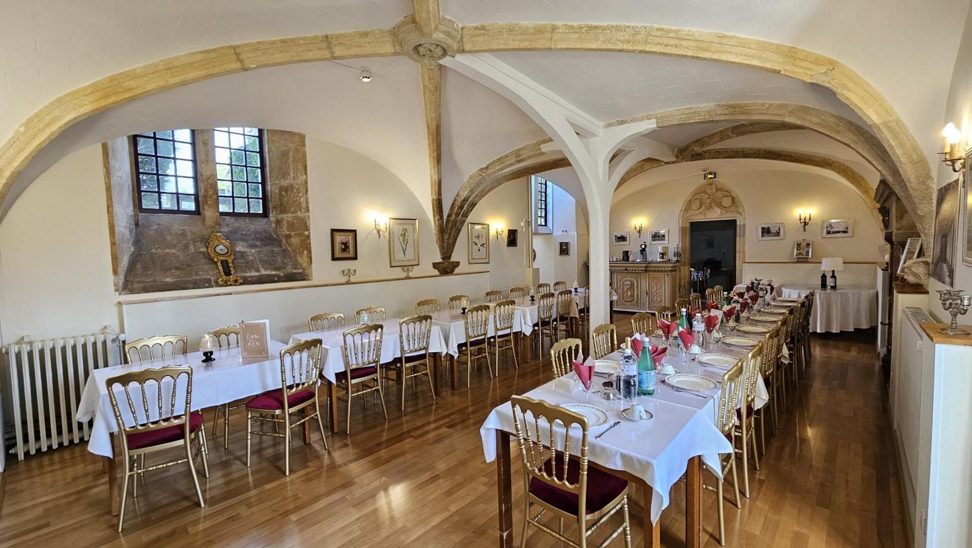 Chateau De Mornay Saint-Pierre-de-l'Isle Екстериор снимка